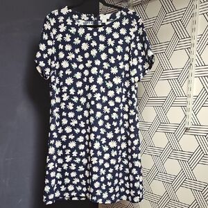 Old Navy Dress with Daisy Design